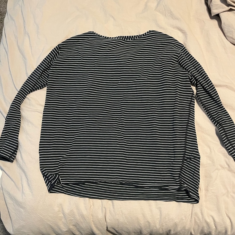 Long sleeve striped lulu top